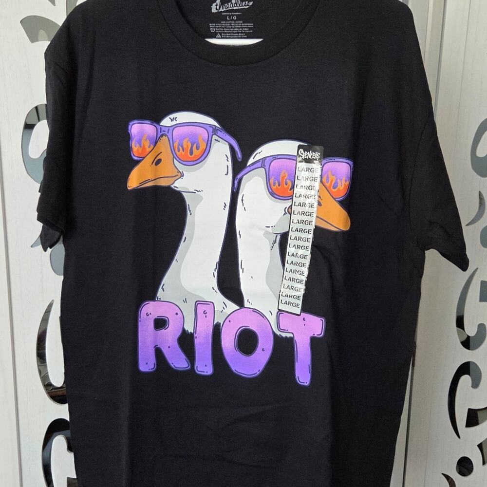 Riot Geese T-ShirtThreadless Riot Goose Duck Graphic T Shirt Large Black Funny M